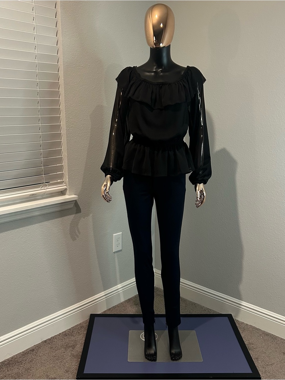 sofia by sofia vergara Black Ruffled Waist Blouse